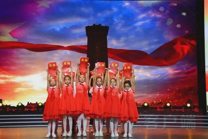 张学友演唱会再唱《偷心》,致谢:感谢《繁花》让它复活