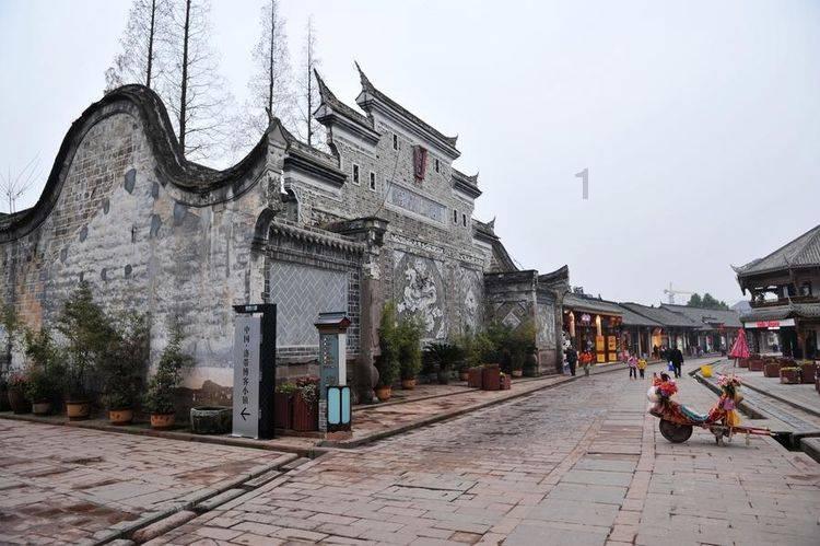逃离地下古寺庙